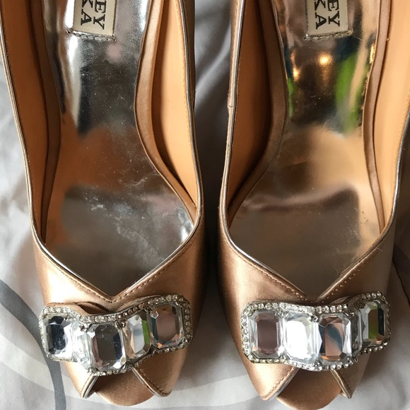 Gold nude pump heels Badgley Mischka bridal - Picture 2 of 10